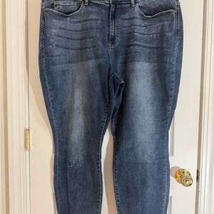 Judy Blue Blue Boyfriend Jeans with Distressed Detailing